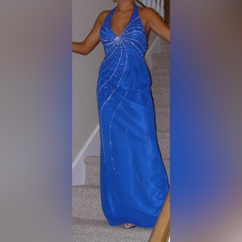 🔷 Prom Dress - Size 2 - Halter Top Prom Dress